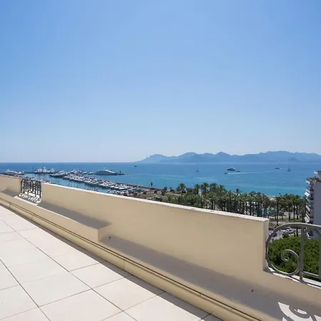 Art Deco Luxury With Breath Taking View On Bay By Olidesi Канны