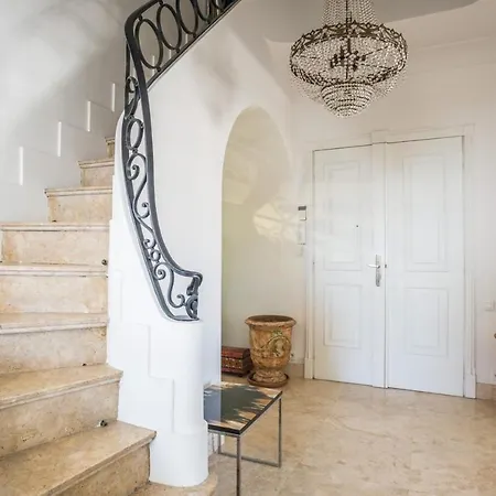 Апартаменты Art Deco Luxury With Breath Taking View On Bay By Olidesi Канны