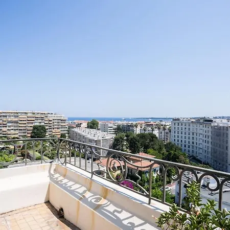 Art Deco Luxury With Breath Taking View On Bay By Olidesi Канны